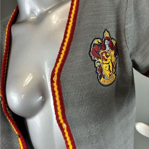 ❌SOLD❌ Harry Potter Wizarding World Button-Up Cardigan Sweater - Picture 7 of 7